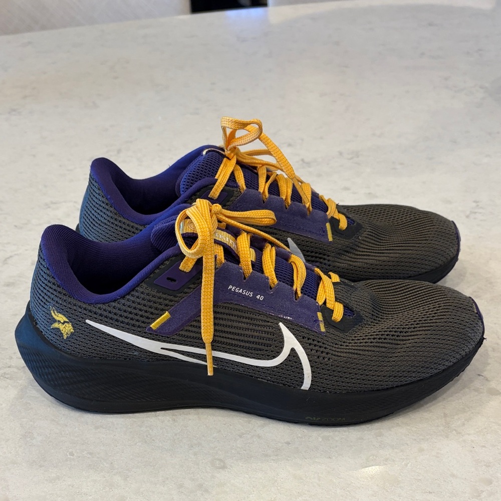 Nike Pegasus 40 Running Shoes - Minnesota Vikings, Black, Purple & Yellow